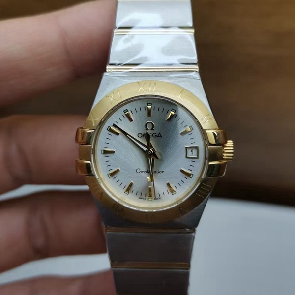 オメガ時計正面デザイン